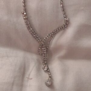 Elegant Silver Necklace with Crystal Accents